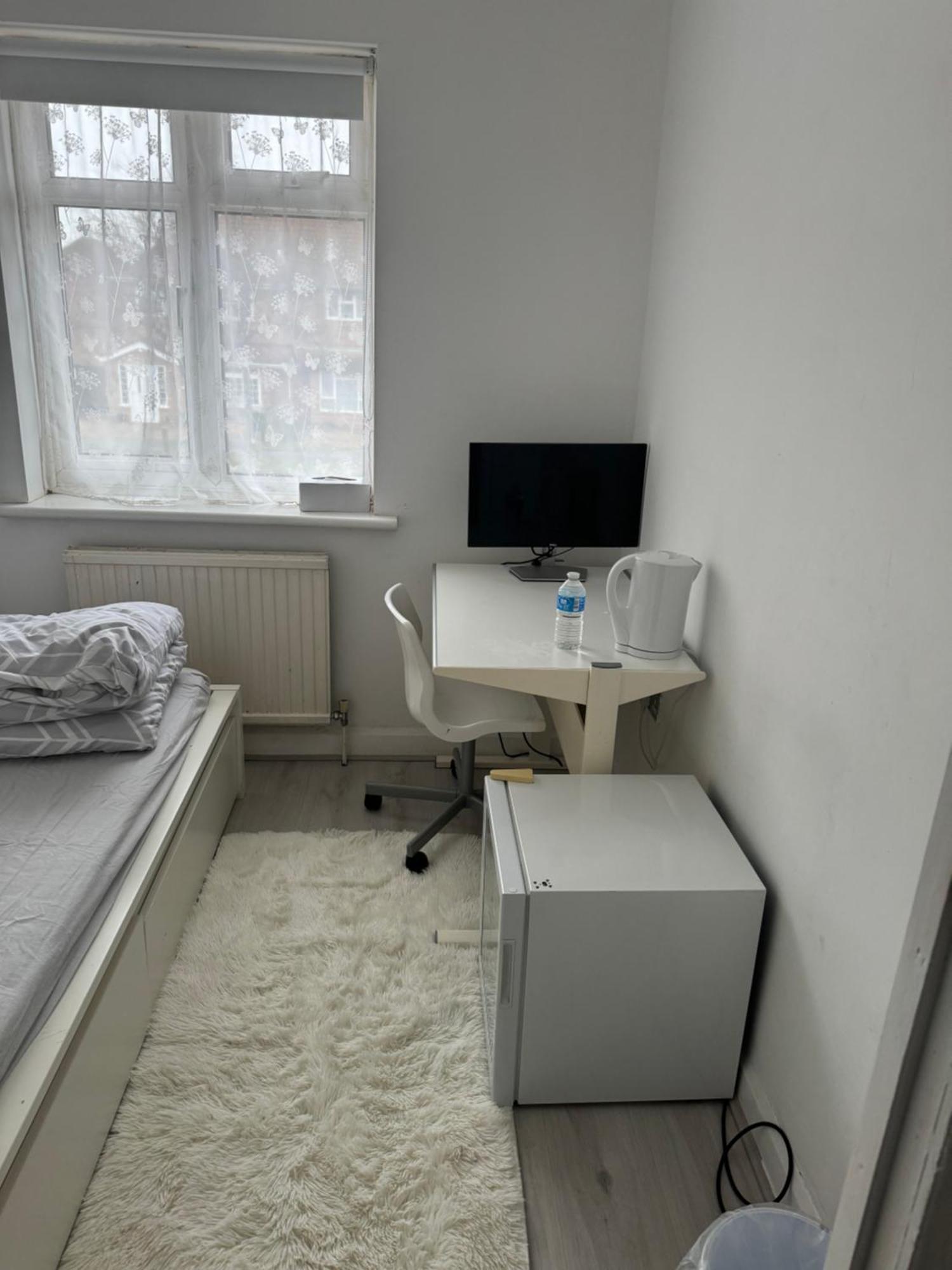 Single Room Canvey Island Exterior photo